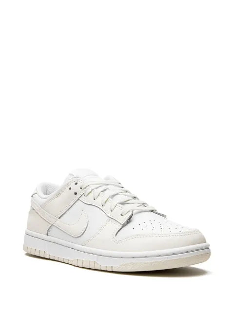 Nike Dunk Low sneakers