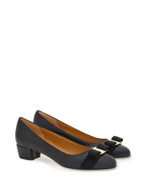 Ferragamo Vara pumps
