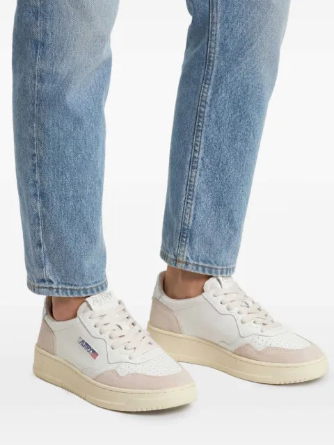Autry Medalist low sneakers in leather