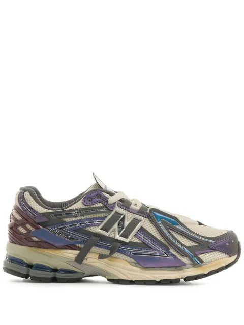 New Balance colour-block sneakers