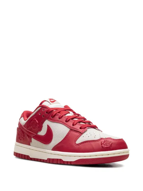Nike Dunk Low "Red Roses" sneakers