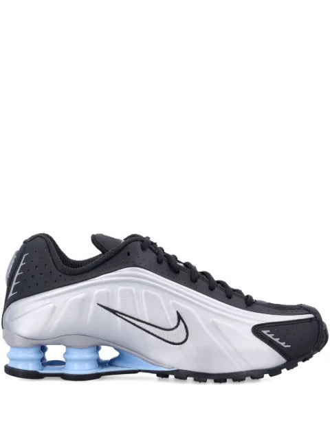 Nike Shox R4 shoes
