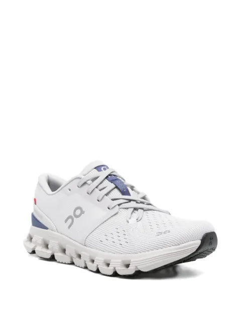 On Cloud X 4 sneakers