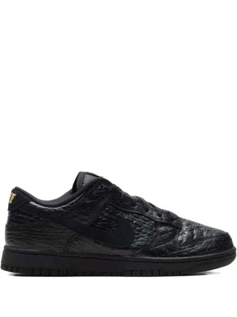 Nike Dunk Low sneakers