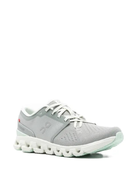 On Cloud X 4 sneakers