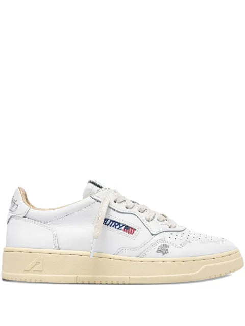 Autry Medalist Low micro-perforated sneakers
