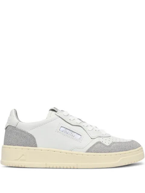 Autry Medalist low sneakers in leather and stars
