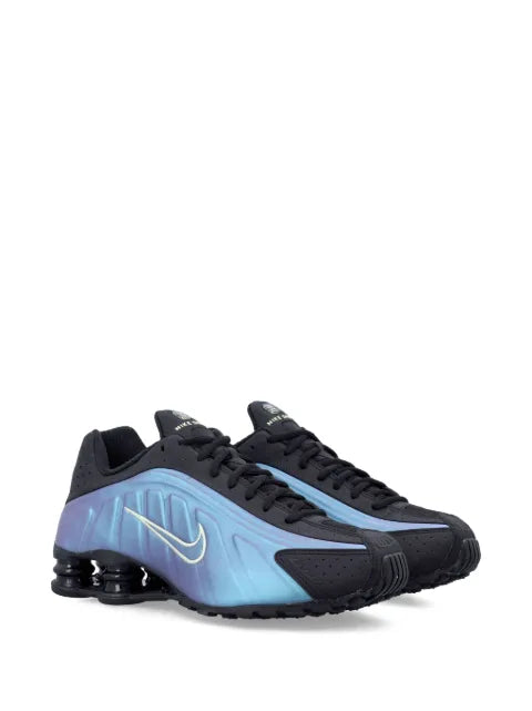 Nike Shox R4 perforated-detail sneakers