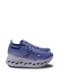 On Cloudsurfer Max logo sneakers