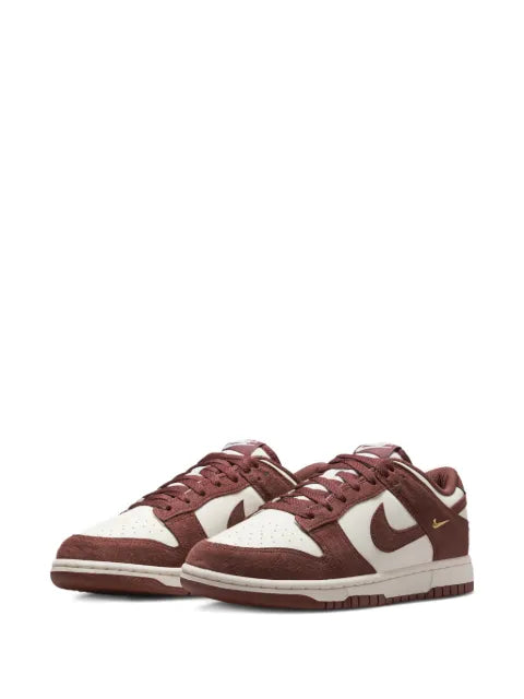 Nike Dunk Low Swoosh sneakers