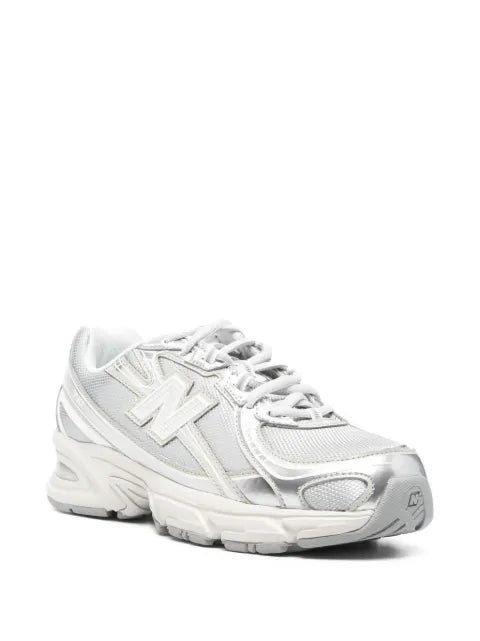 New Balance 740 lace-up sneakers