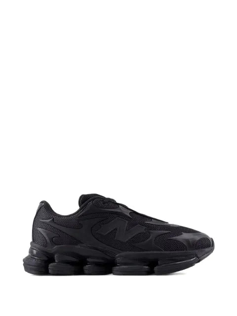 New Balance 2000 lace-up sneakers