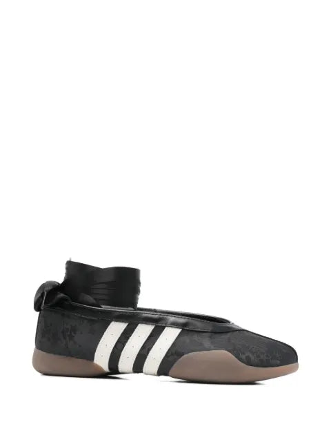 adidas Taekwondo Mei Ballet three-stripe sneakers