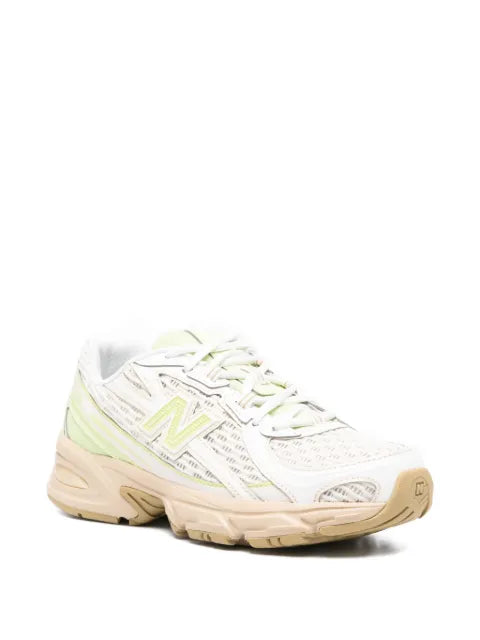 New Balance 740 logo sneakers
