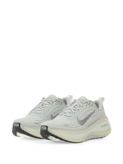 Nike Vomero Plus sneakers