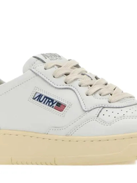 Autry Medalist low sneakers in leather
