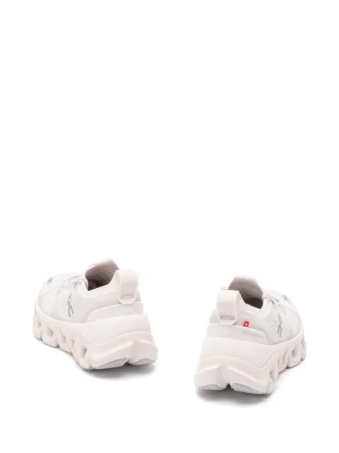 On Cloud X Tempo sneakers