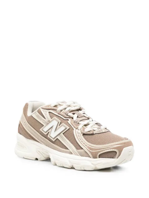New Balance panelled logo-patch sneakers