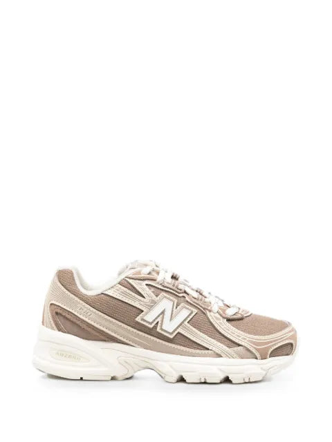 New Balance panelled logo-patch sneakers