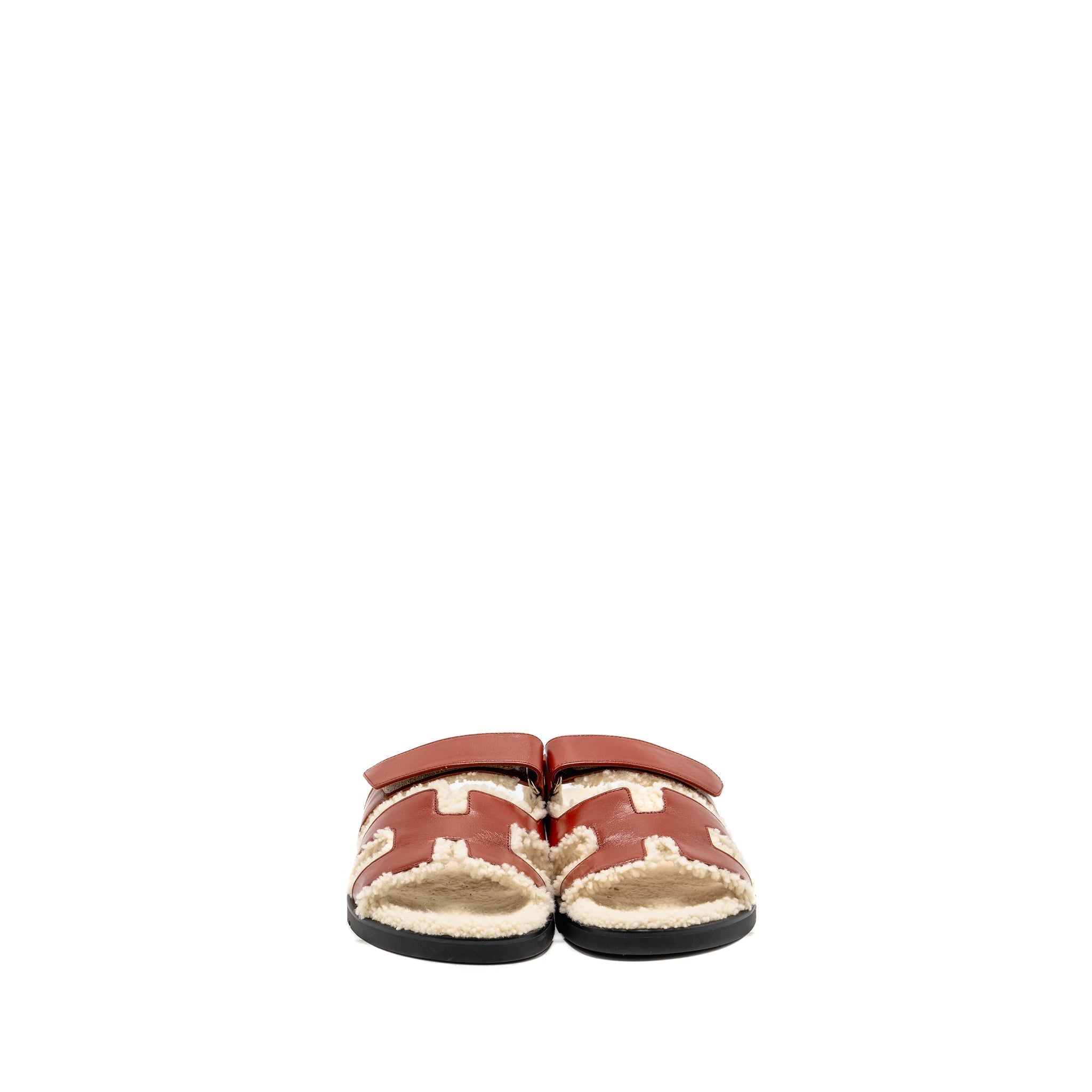HERMES FEMME CHYPRE SANDALS GLAZED NAPA/SHEARLING ROUGE SANGUINE/ECRU