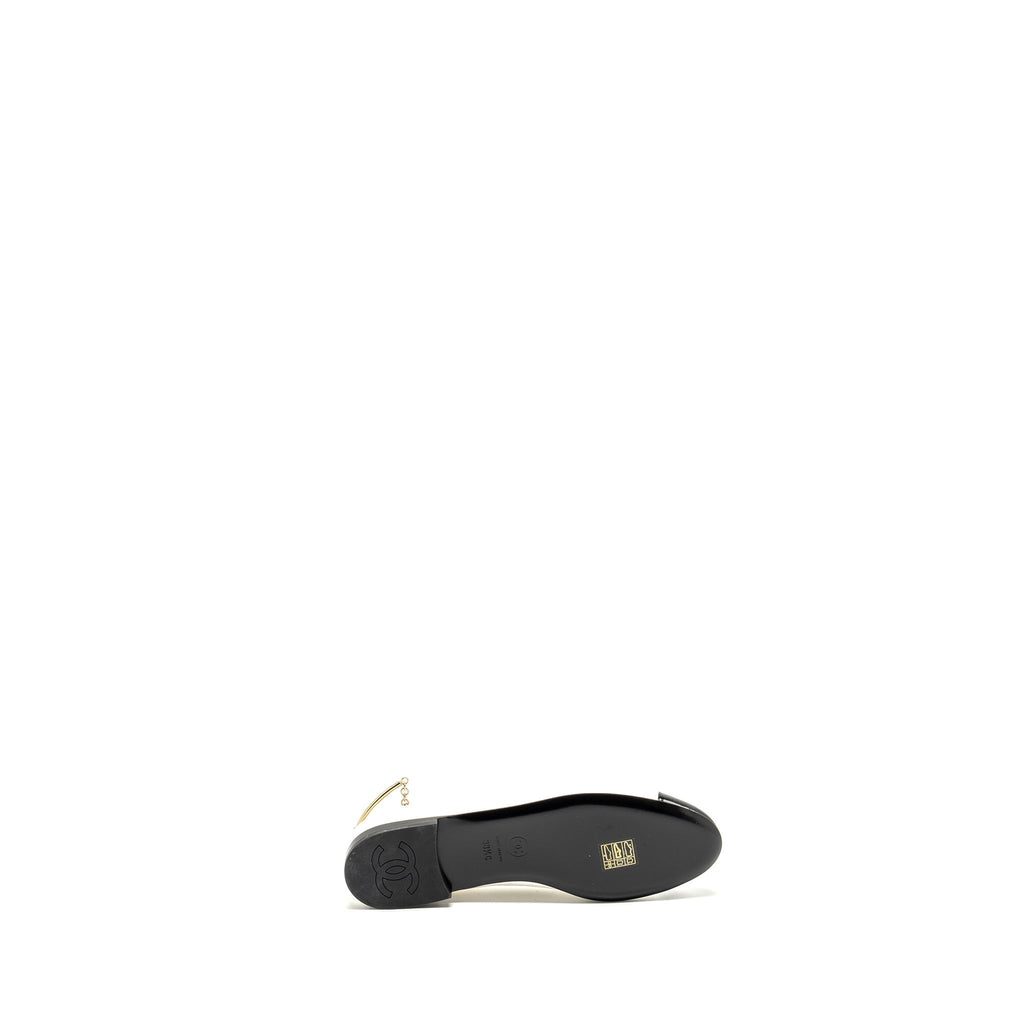 CHANEL BALLET FLATS WHITE / BLACK