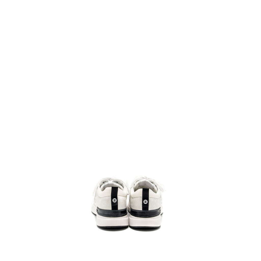 CHANEL CC LOGO SNEAKERS WHITE