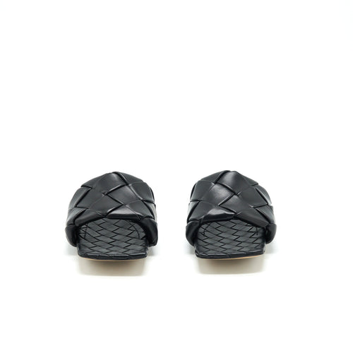 BOTTEGA VENETA LIDO FLAT SANDALS BLACK